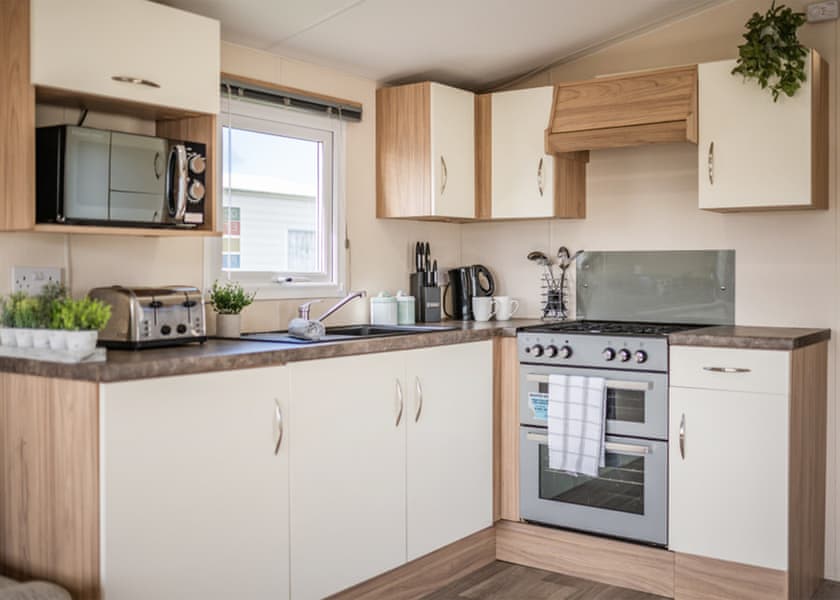 Gold 8 - Whitehouse Holiday Park, Towyn